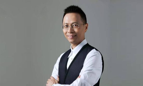 就是那种竹笼子，把她关在里头，再坠上几块大石头，然后丢到河里去，直接淹死她。